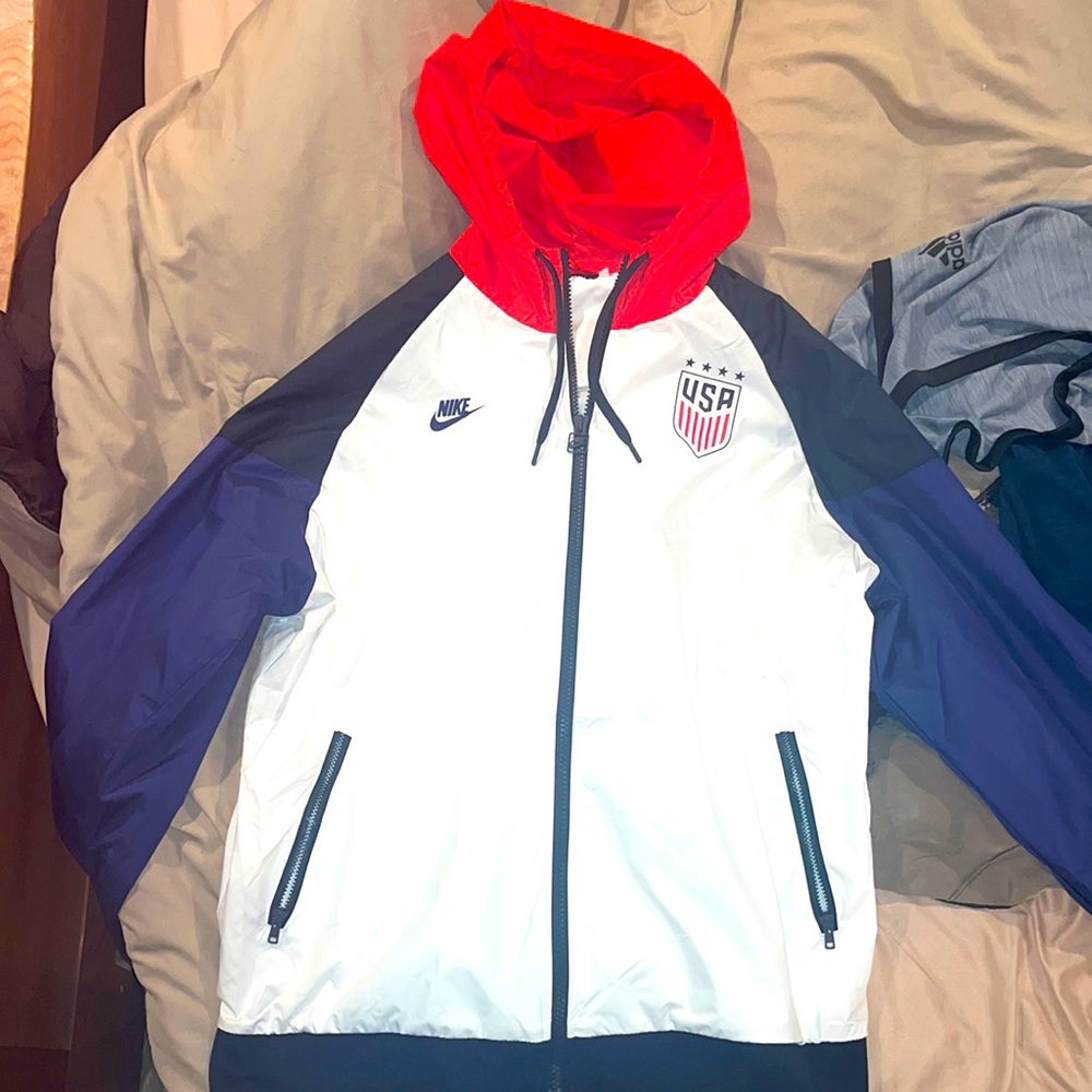 COPY - United States wind breaker jacket size small selling for 35$